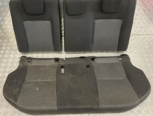 Suzuki Vitara (LY) Second row seats PK15505