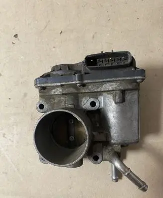 Toyota Corolla E120 E130 Throttle valve 220300D021