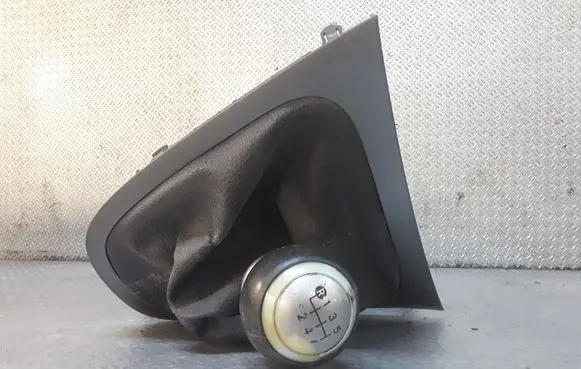 Toyota Auris 150 Gear shifter/selector 112102102