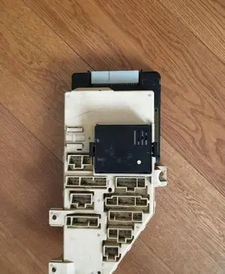 Chrysler Sebring (ST-22 - JR) Fuse module 4759434AC P04602379AC