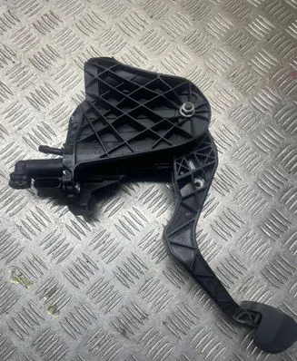 Volkswagen PASSAT CC Clutch pedal 1K0721796K
