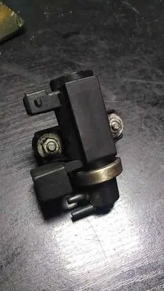 BMW 5 E60 E61 Turbo solenoid valve 72279600