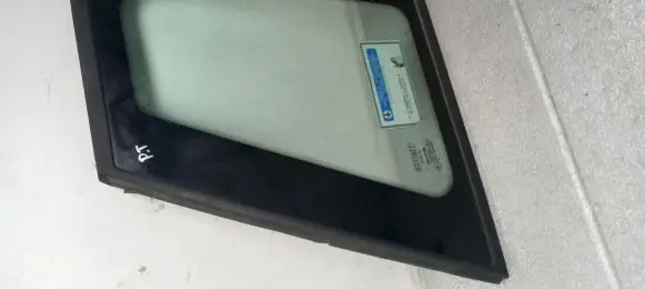 Fiat Punto (176) Rear side window