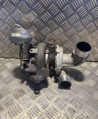 Toyota RAV 4 (XA40) Turbo 1720126070 VB28
