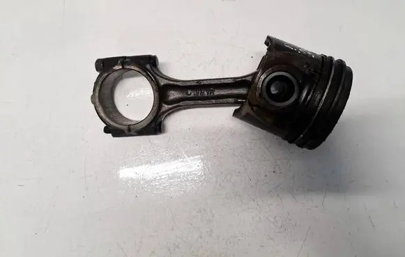 KIA Sorento Piston with connecting rod