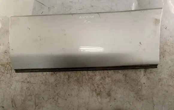 Suzuki Grand Vitara II Rear door trim (molding)