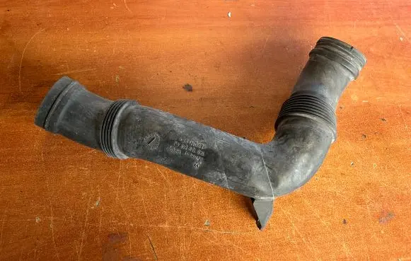 Skoda Octavia Mk2 (1Z) Air intake hose/pipe 1K0129618AJ