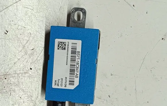 Ford Mondeo MK IV Aerial antenna amplifier BS7T18C847AB BS7T18814CD