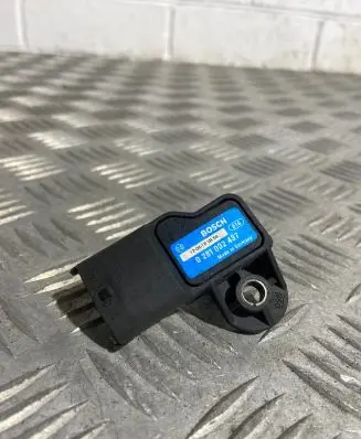 Mercedes-Benz E W211 Air pressure sensor 0281002437