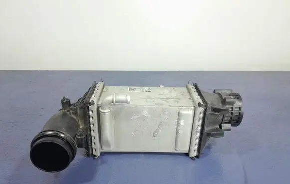 Skoda Octavia 985 Intercooler radiator 04E145785M