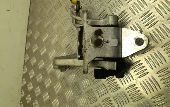 Honda Civic IX Engine mount bracket TA9