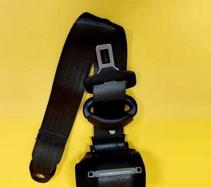 Rear seatbelt