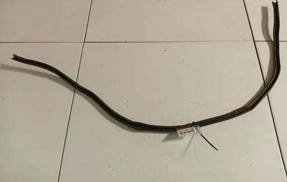 BMW 3 E90 E91 Engine compartment rubber 