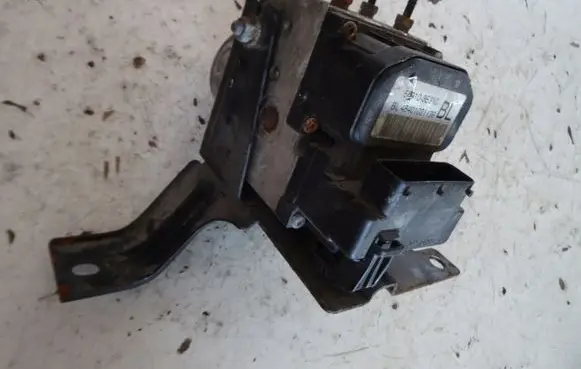 KIA Sorento ABS Pump 589103e310