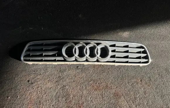 Audi A3 S3 8L Front grill 8L0807683