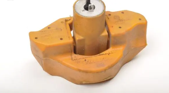 Volvo S60 Engine mount bracket 31437233