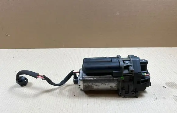 Porsche Taycan 9J1 Air suspension compressor/pump 9J1616006D