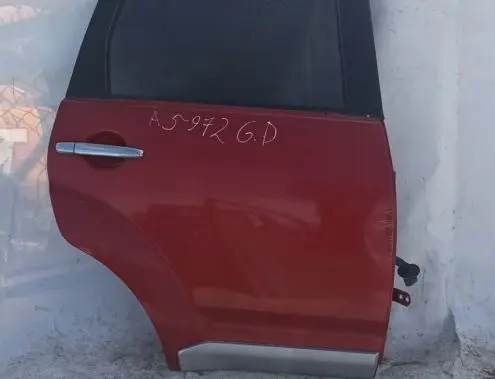 Mitsubishi Outlander Rear door Raudona
