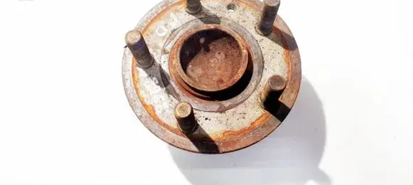 Tesla Model S Front wheel hub