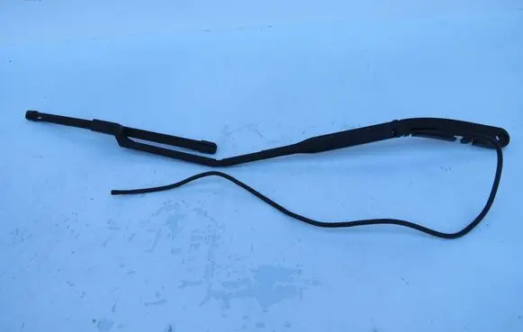 Volvo XC60 Front wiper blade arm W000082546