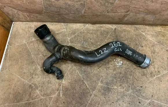 Mercedes-Benz GLS X166 Engine coolant pipe/hose A1665008675