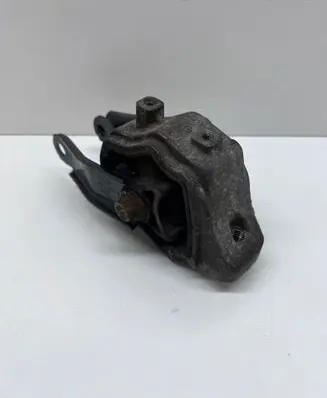 Volvo XC60 Engine mount bracket 30748173