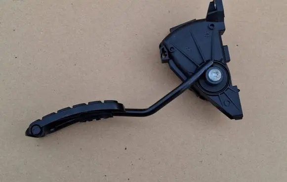 Renault Mascott Accelerator pedal position sensor 7700377115
