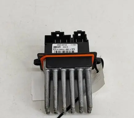 Chrysler 300 - 300C Heater blower motor/fan resistor 5061587AA F011500010