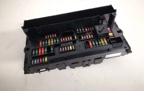 BMW 5 F10 F11 Fuse box set 317033442E