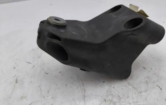 Mercedes-Benz E W213 Engine mounting bracket