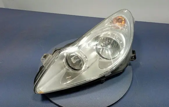Opel Corsa D Headlight/headlamp 13186381