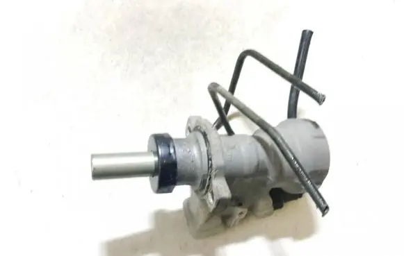 Master brake cylinder
