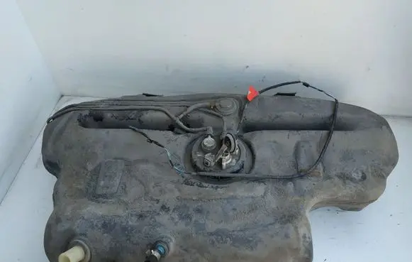 Toyota Avensis T250 Fuel tank 7711102080
