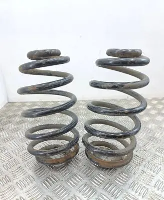 Opel Zafira C Rear coil spring
