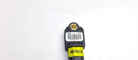 Toyota Auris 150 Airbag deployment crash/impact sensor 8983102060 M6602