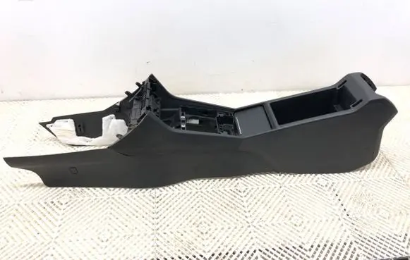 Skoda Superb B8 (3V) Center console 