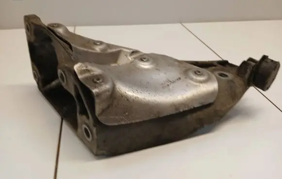 BMW X5 E70 Engine mounting bracket 6772680 67871110 AAS19003