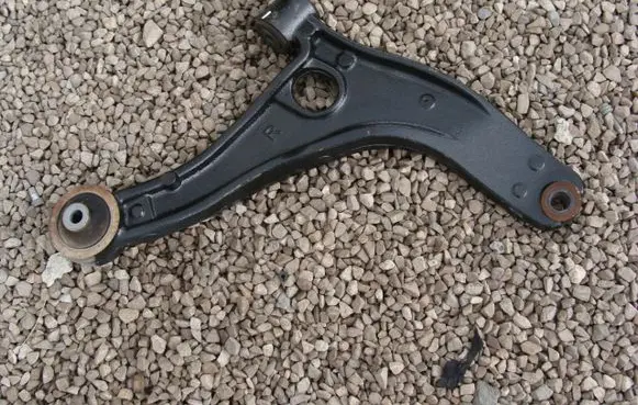Renault Master IV Front control arm PRAWY