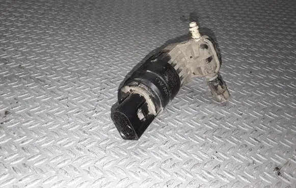 Skoda Octavia Mk2 (1Z) Windscreen/windshield washer pump 1K6955651
