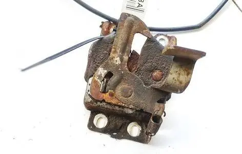 Engine bonnet/hood lock/catch
