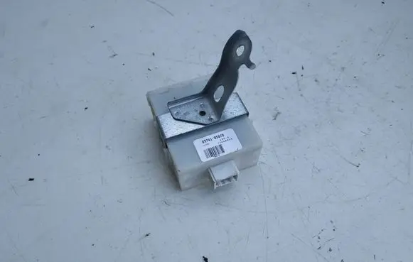 Toyota Avensis T250 Door control unit/module 8974105070