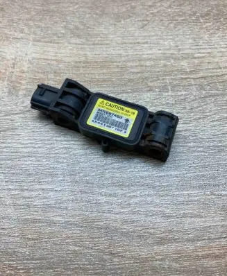Mitsubishi Endeavor Airbag deployment crash/impact sensor MR587493