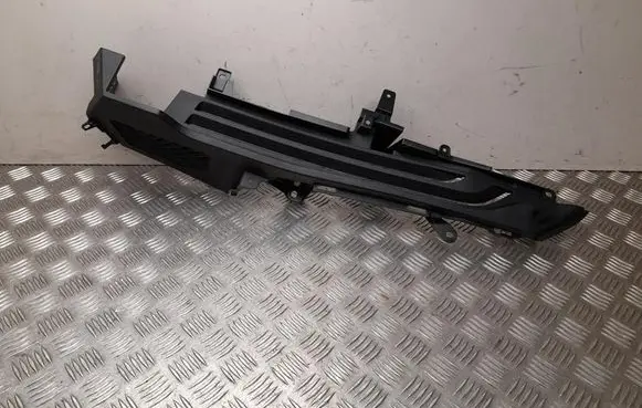 BMW X5 G05 (D)pillar trim (top) 7438181