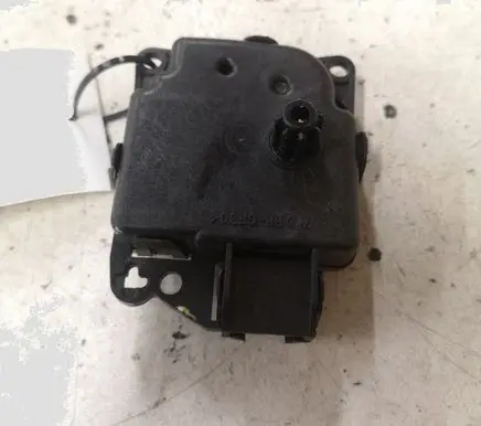 Chrysler Grand Voyager V Air flap motor/actuator M8679001