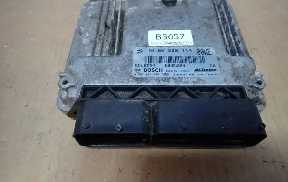 Opel Corsa D Engine control unit/module 55590114 0281019799