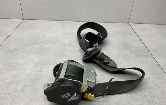 Volkswagen Sharan Front seatbelt 