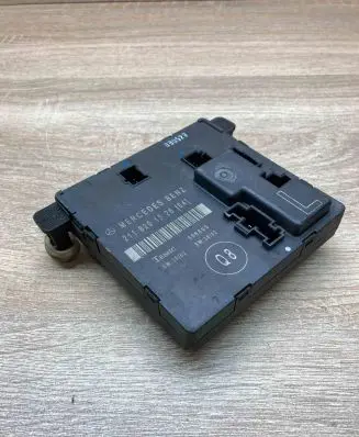 Mercedes-Benz E W211 Door control unit/module 2118201526 356805