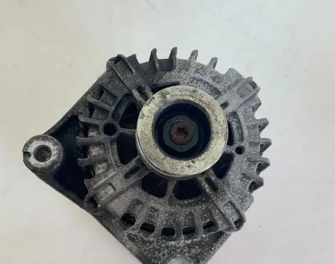 BMW 5 E60 E61 Generator/alternator FG18S019 7802261 2543461E