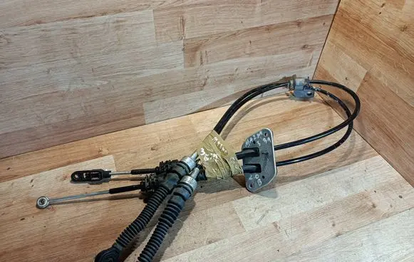 Mazda 3 Gear shift cable linkage 