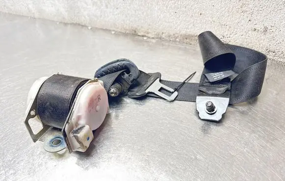 Opel Zafira A Rear seatbelt 90580906